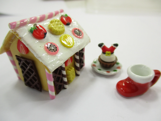 Dollhouse Miniature Food Gingerbread House Christmas Cupcake Seasonal Set Accessory Supply Charms 15863