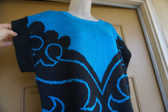 Organically Grown Knit Short Sleeve Sweater Labeled Size Small