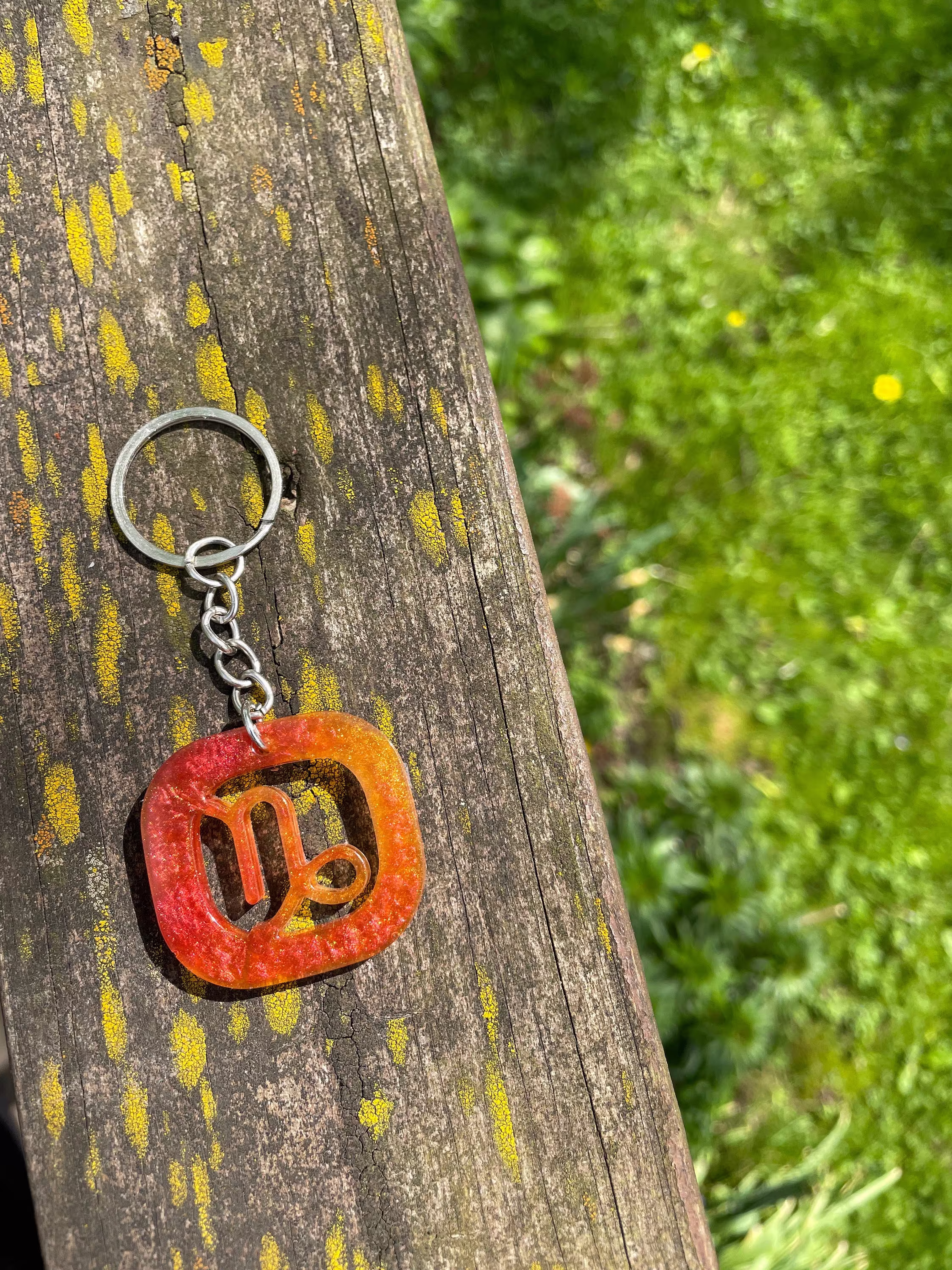 Resin Zodiac Keychain - Astrology Horoscope Customizable