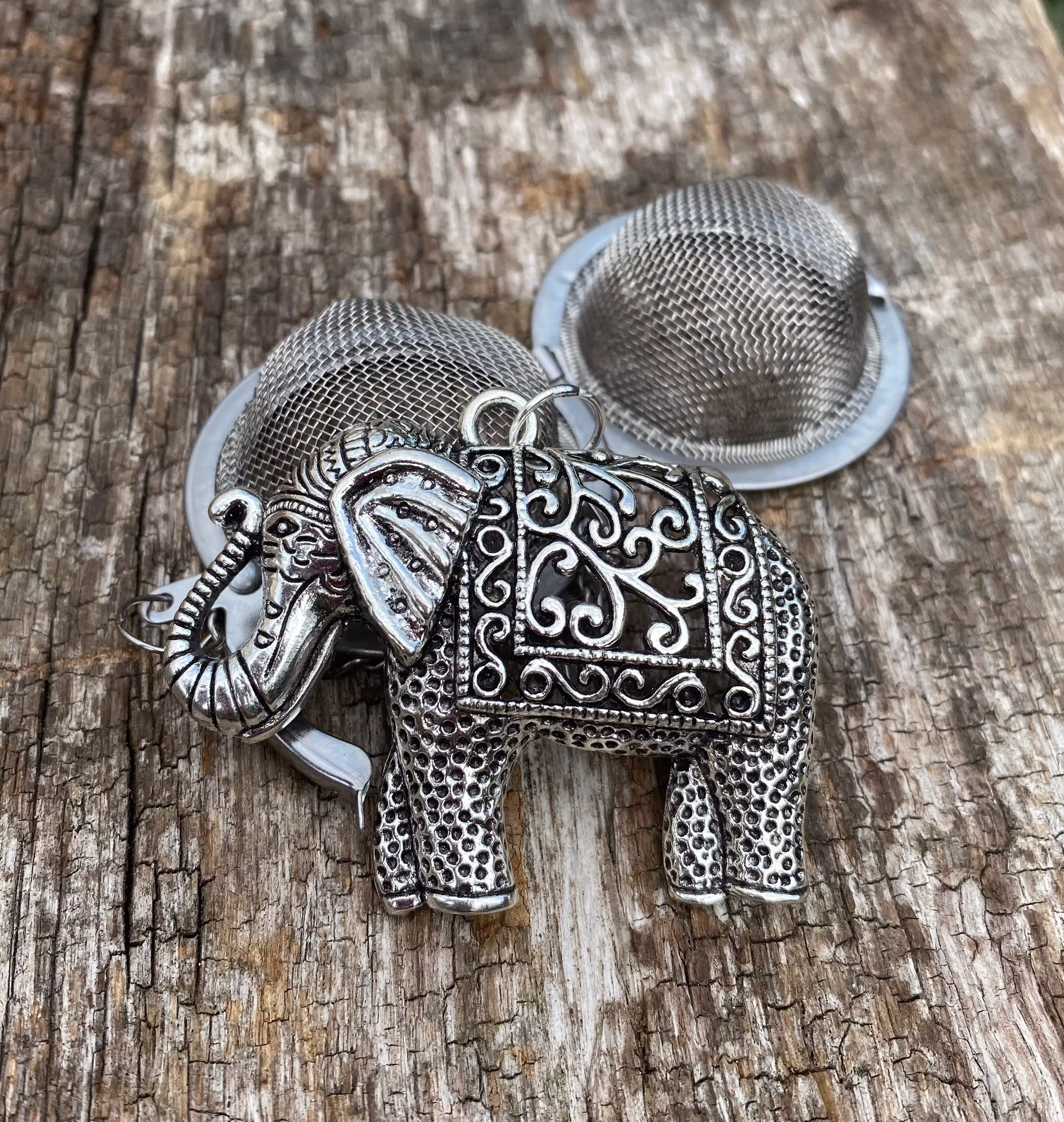 Elephant Tea Infuser, Loose Infuser, Mesh Tea Strainer, Herb Charm Novelty Elephant Themed Gift