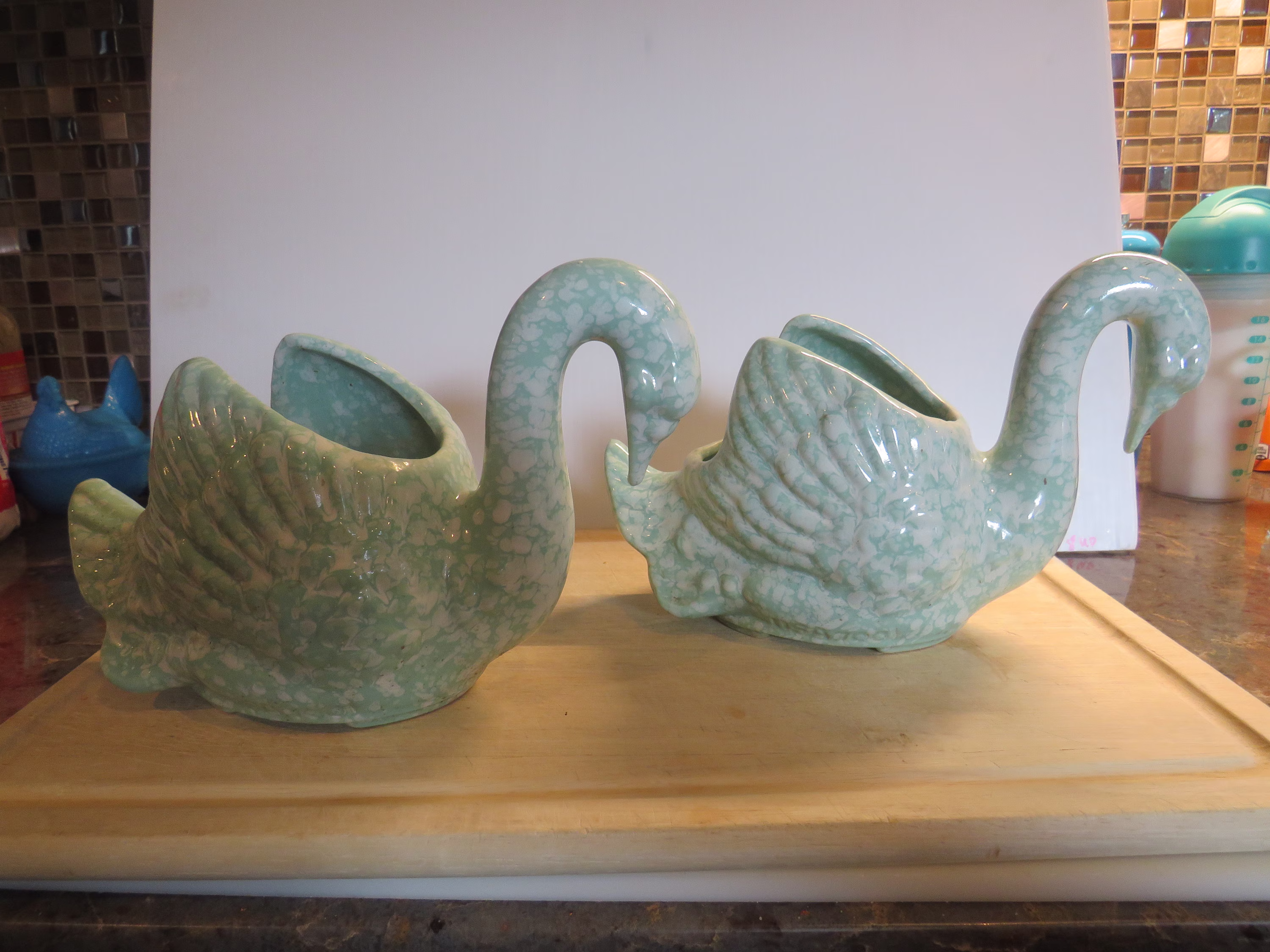 2 Vintage U.s.a.#700 Swan | Mccoy?Green& White/ About 6
