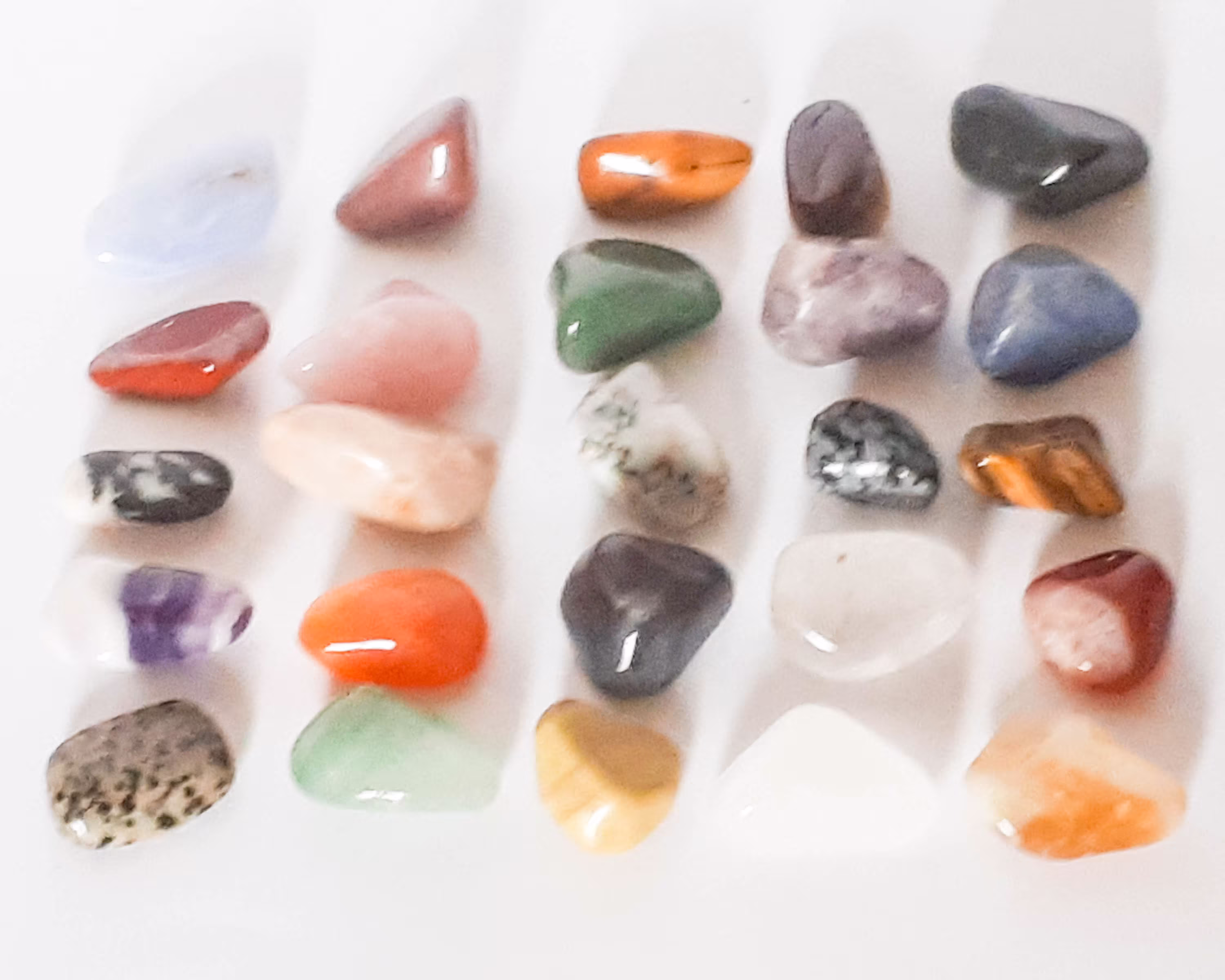 25 Crystal Set - Witchcraft Kit , Spell Kit, Starter Beginners Solitary, Hedge, Wicca, Casting, Baby Witch, Apothecary