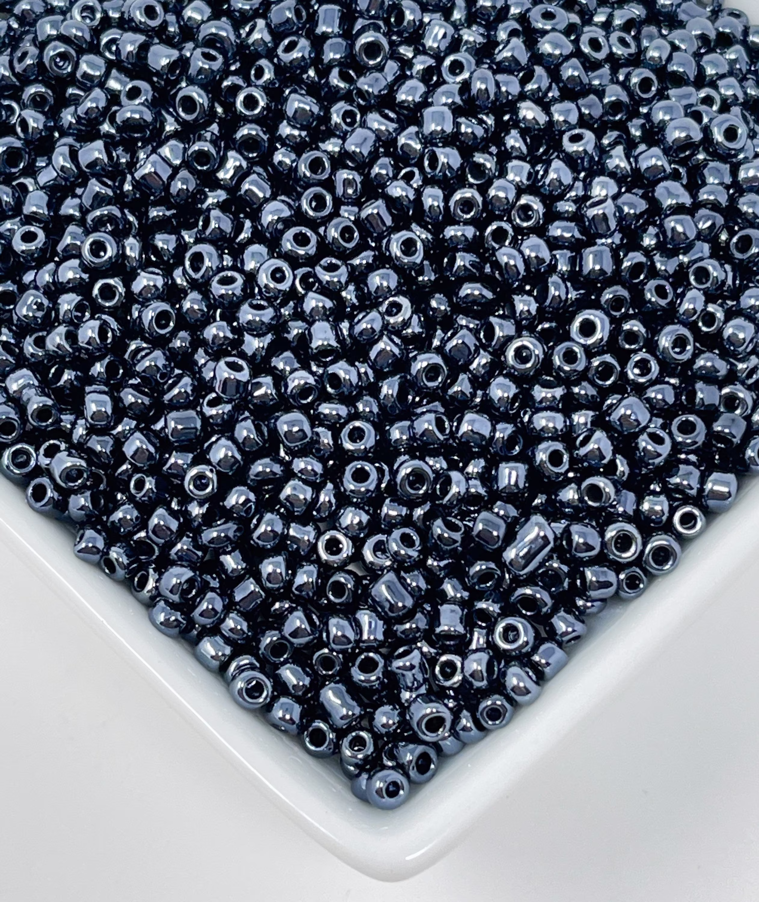Black-Blue Glass Seed Beads, Opaque Lustered, Round, 3mm, Hole 1mm, About 495Pcs/50G
