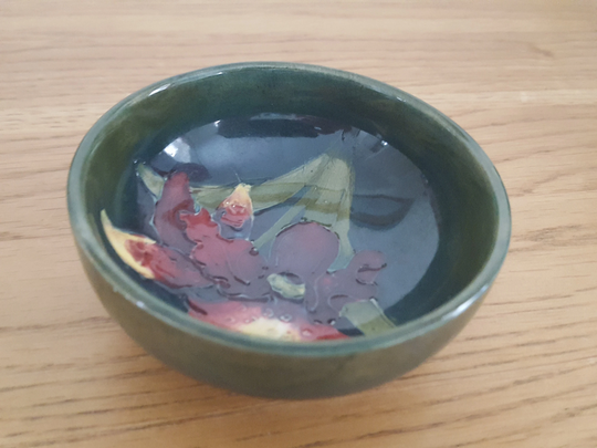 Moorcroft Green Hibiscus Footed Bowl, Small 50's Dish
