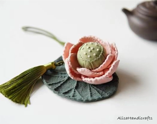 Christmas Gift, Sewing Lotus Sachet Kit, Flower Sewing Pattern, Patchwork Art, Beginner Cloth Craft, Deworming, Adult Craft Kit