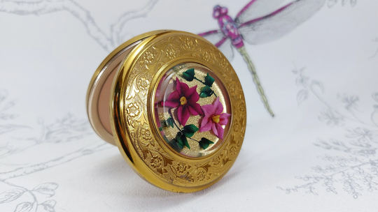 Vintage Compact Reverse Carved Lucite Flowers, Vintage Powder Compact, Collectable Mirror