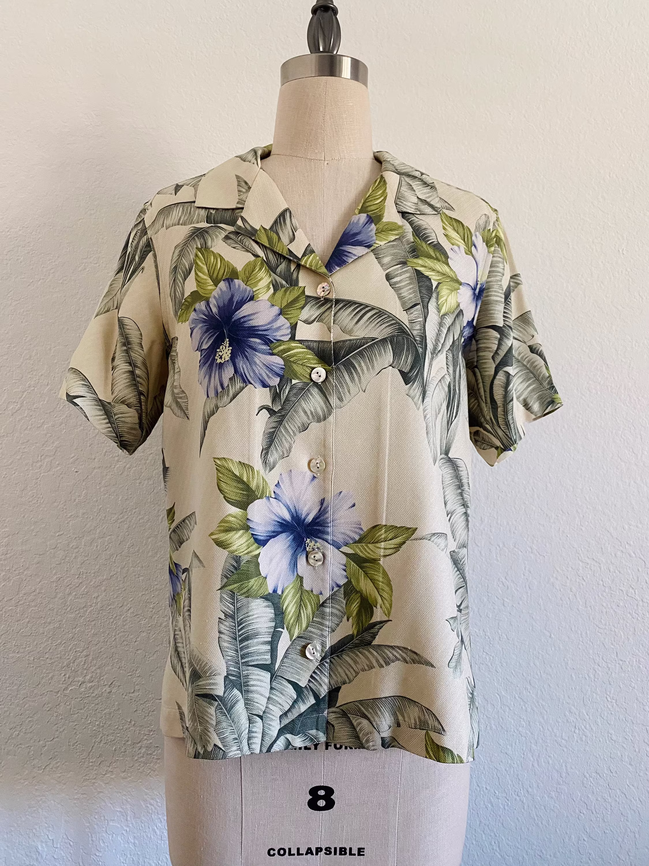 Vintage Tommy Bahama Hawaiian Shirt, Silk & Wool Short Sleeve Collar True Vintage Tropical Floral Palm Print