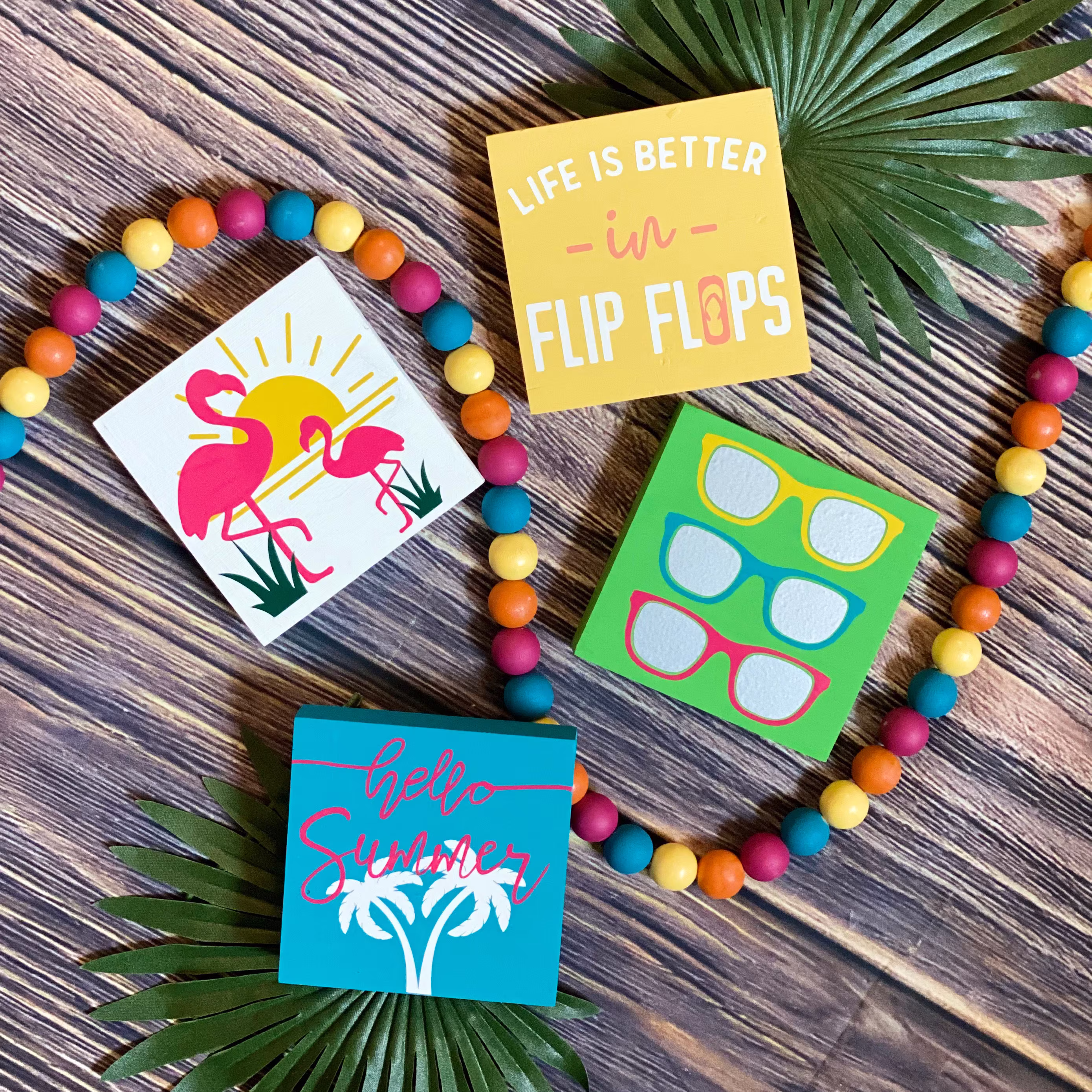 Summer Tiered Tray Signs // Seasonal Decor