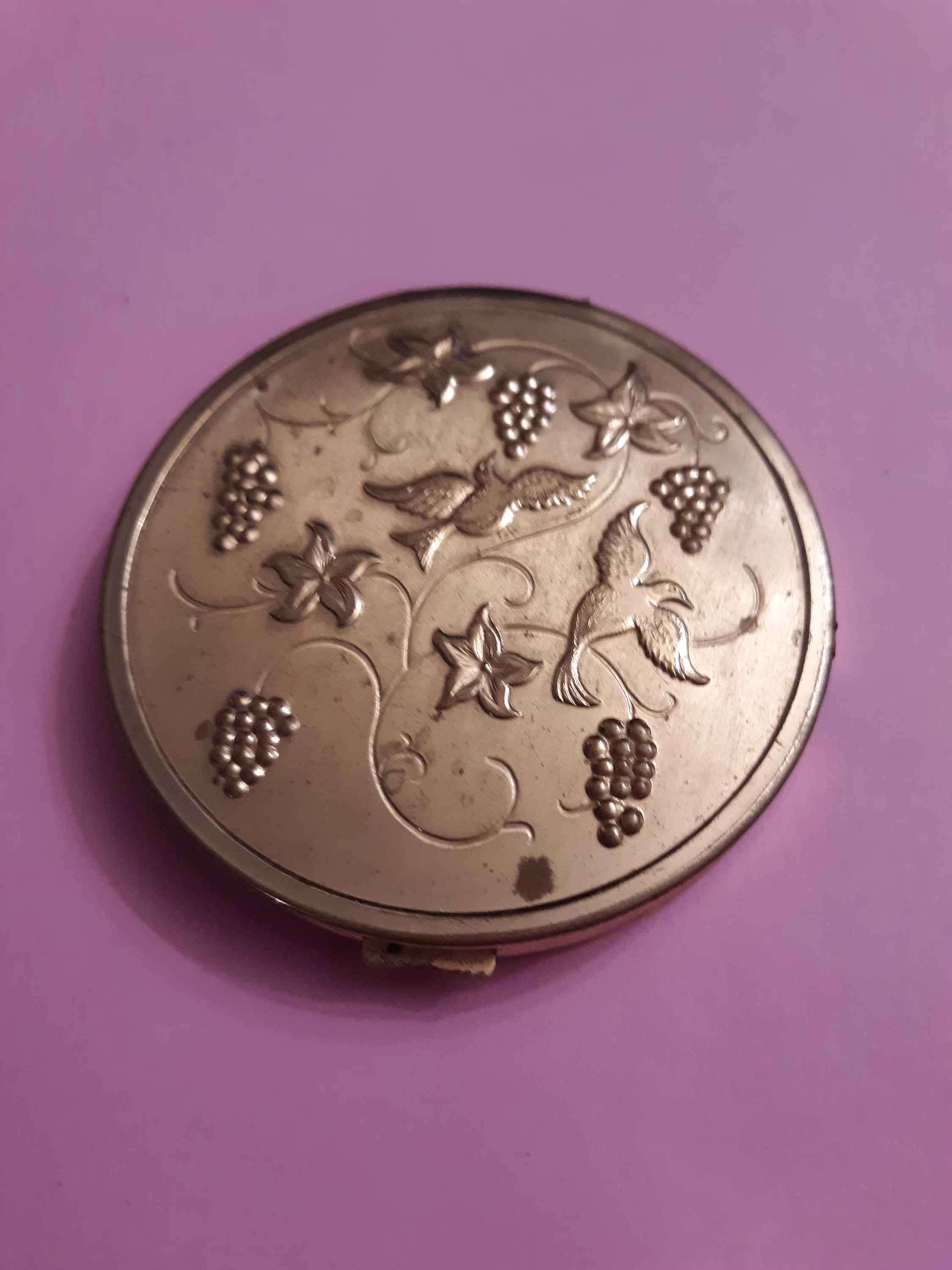 Vintage Richard Hudnut Powder Compact Gold Tone