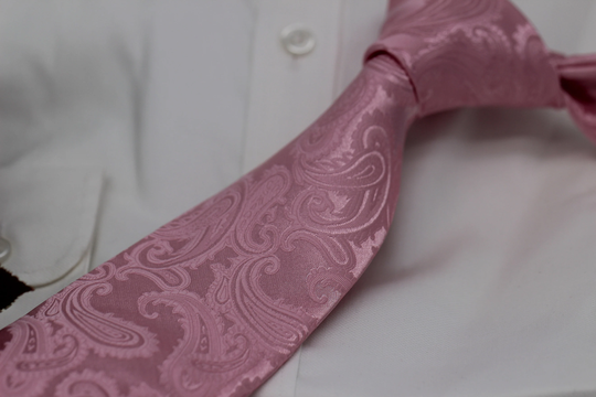 Men's Powder Pink Microfiber Paisley Necktie & Hanky