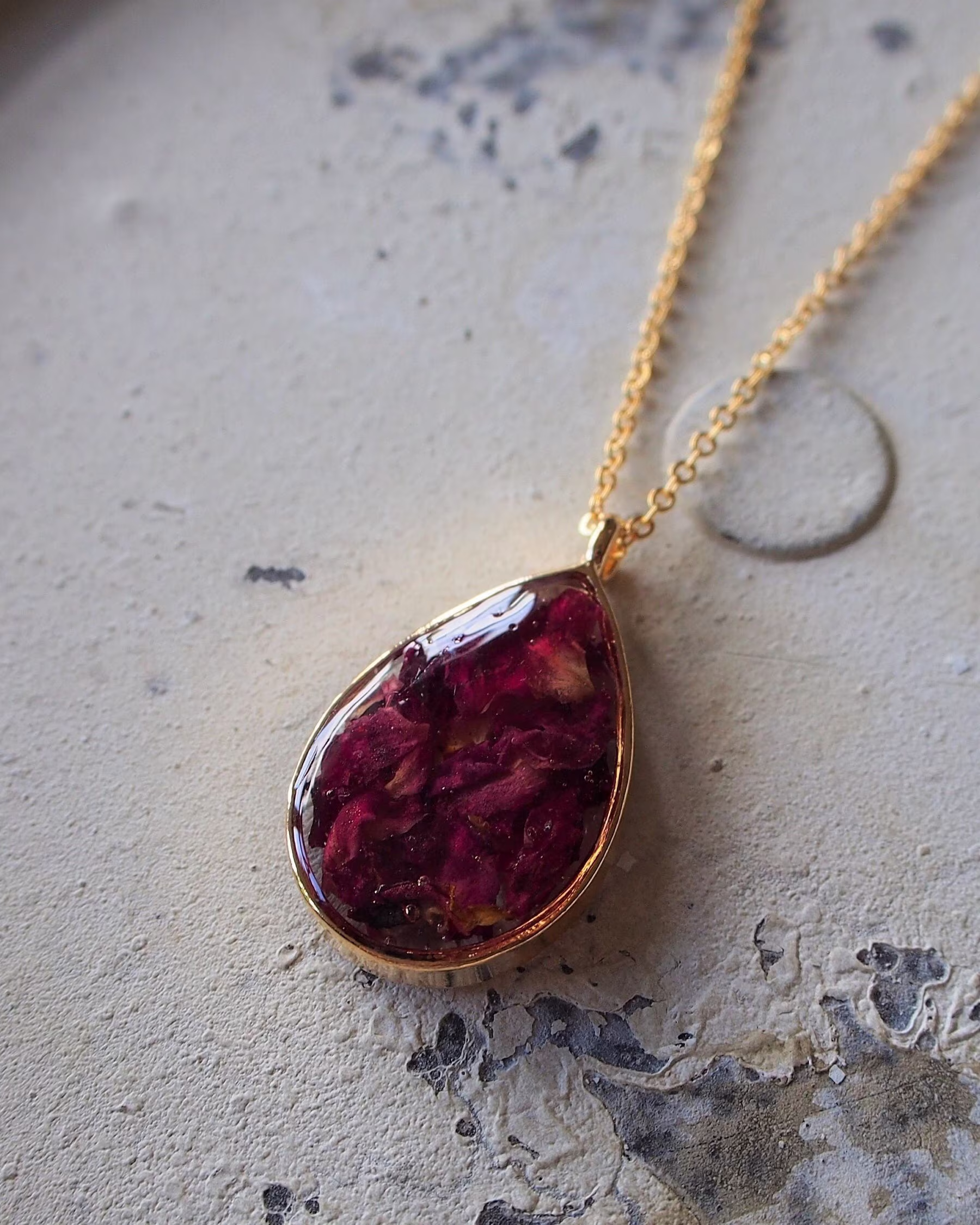 Rose Herbal Nature Resin Teardrop Pendant Necklace Real Dried Flowers Rose Petals Herbs Jewelry 16K Gold Filled Chain