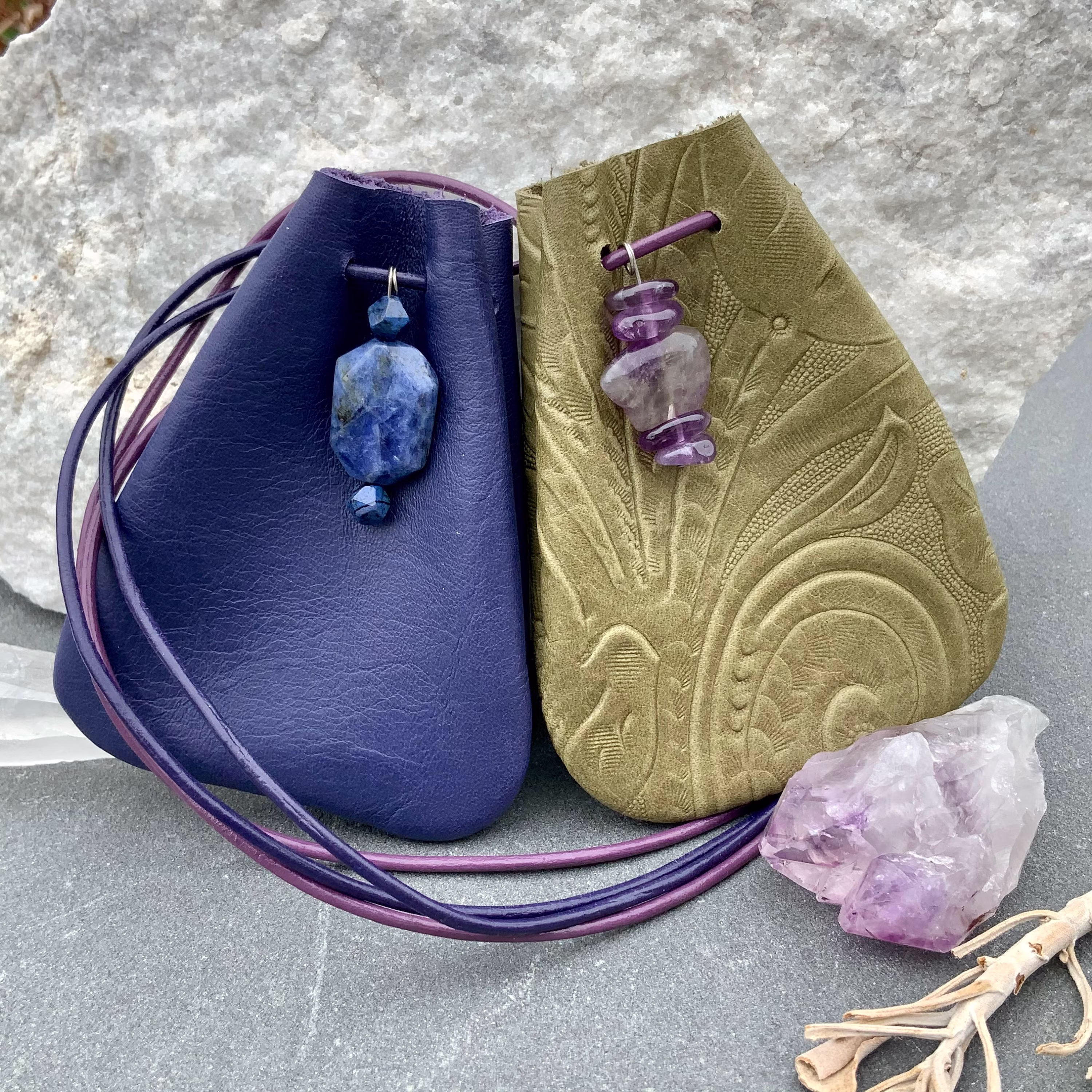 Medicine Bag Leather Pouch Healing Stones Amulet Crystal Ceremony Altar Meditation Yoga Mala Rosary Spiritual Gift Zuni Bear Totem