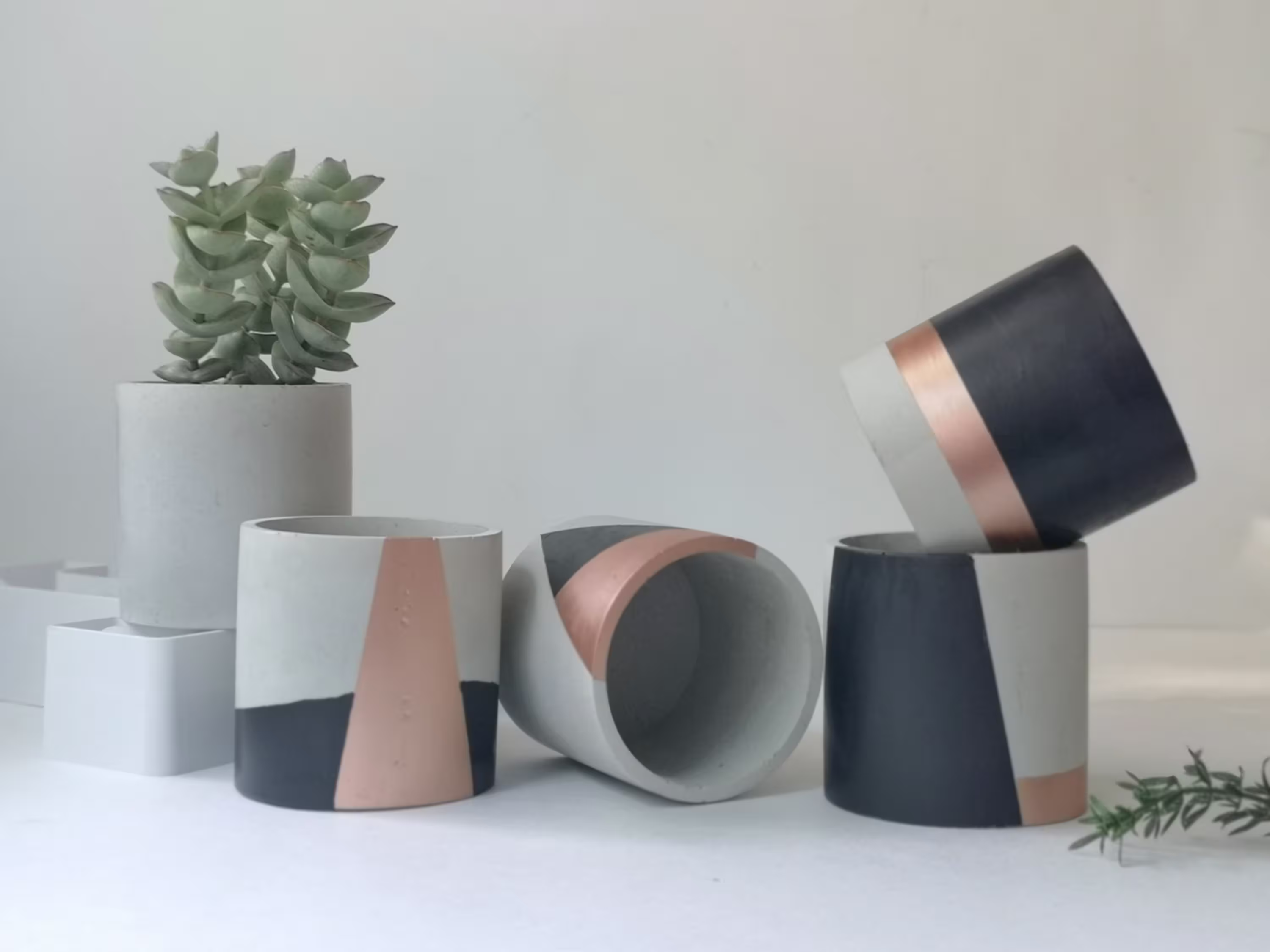 Concrete Cylinder Planter-Cement Pencil Holder-Concrete Round Pot-Rose Gold Black Painted Organizer-Cactus Succulent Planter