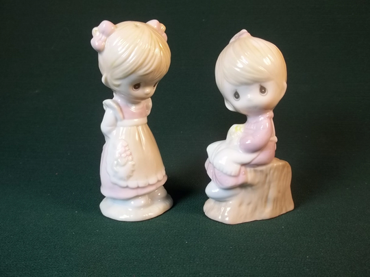 Pair Salt & Pepper Shakers 1993 Precious Moments Porcelain Figurine Vintage Old Collectible