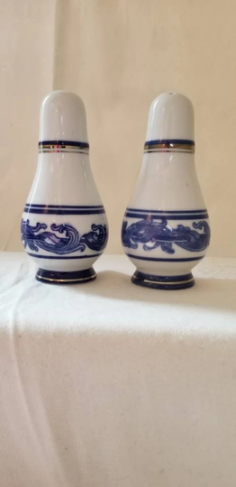 Salt & Pepper, Porcelain Vintage, Collectables, Table Decorations, Bombay, Bombay China, Blue White Pepp