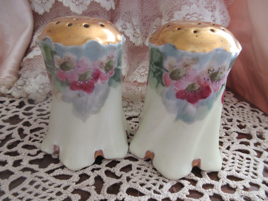 Early 1900S Hand Painted Pink Roses Porcelain Salt & Pepper Shakers