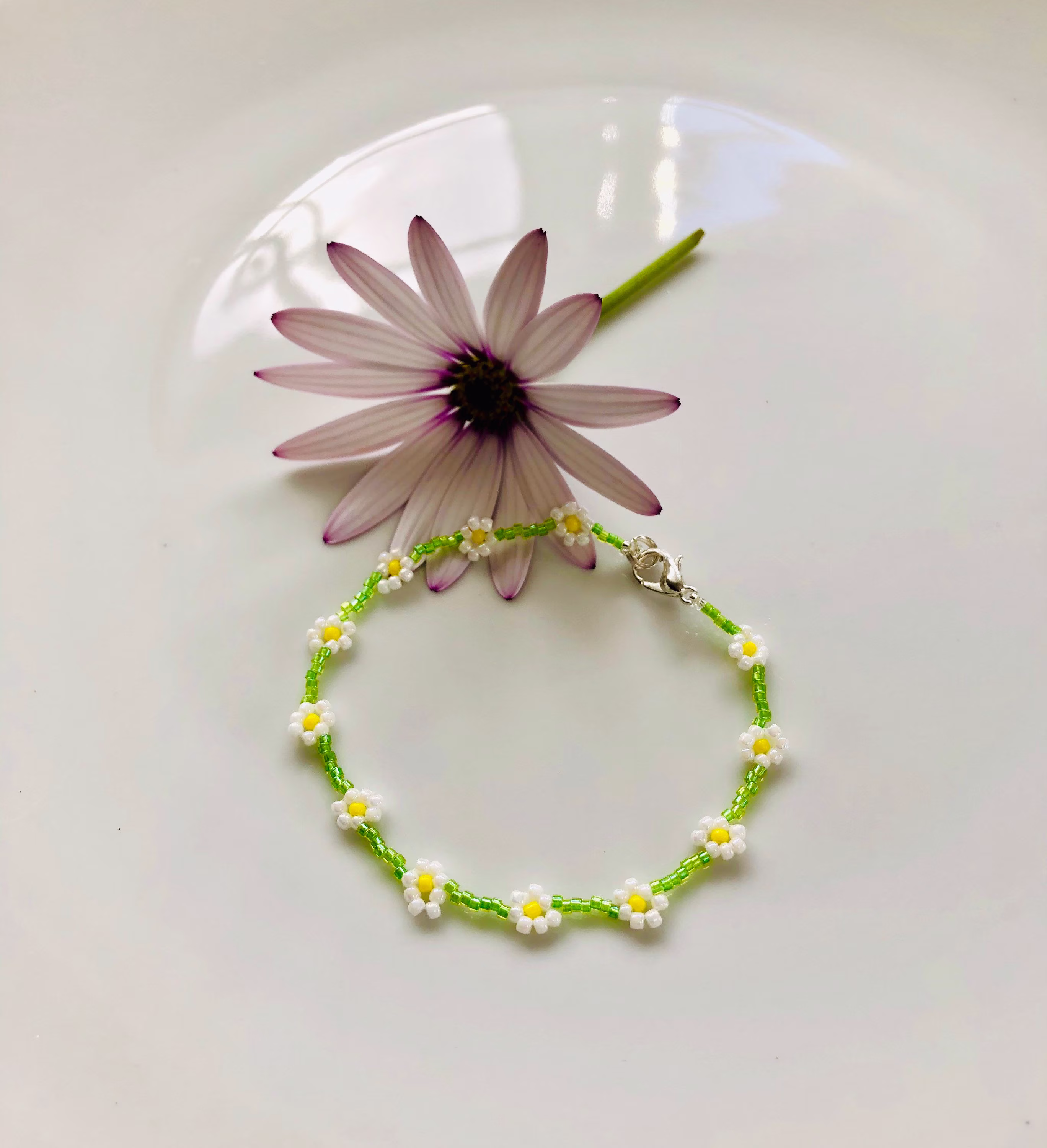 Daisy Bracelet, Seed Beaded Chain Flower Handmade Uk, Botanical Jewellery, Tiny Beads Gift