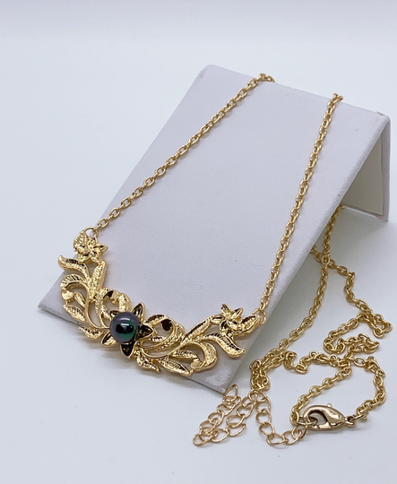 Hawaiian Plumeria Flower Plate Necklace