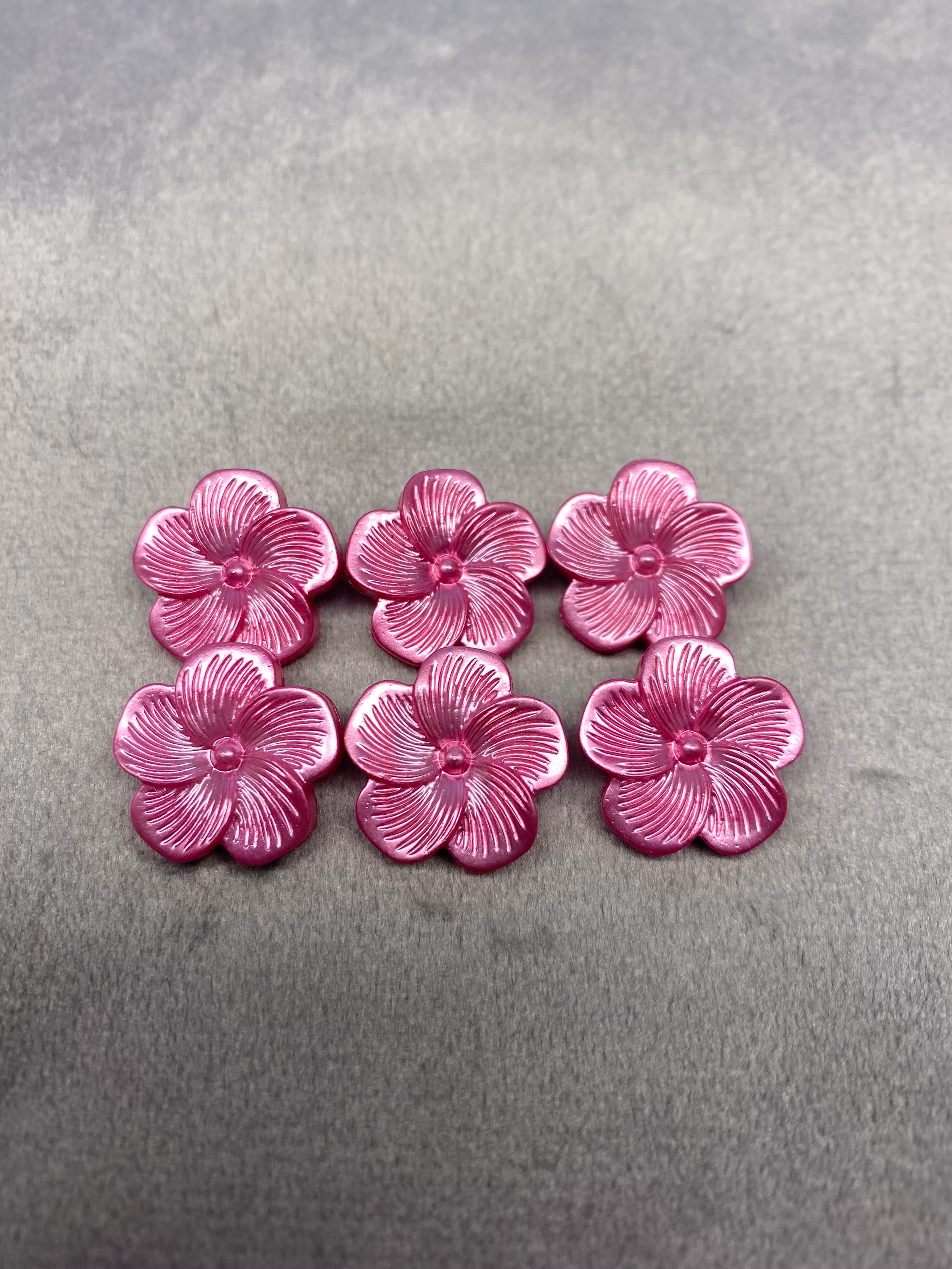 Flower Buttons Pink Pearly Finish 17mm A Set Of 6