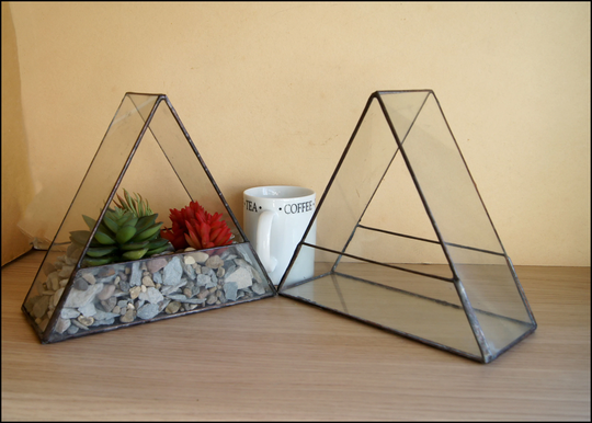 Pair Triangle Planters