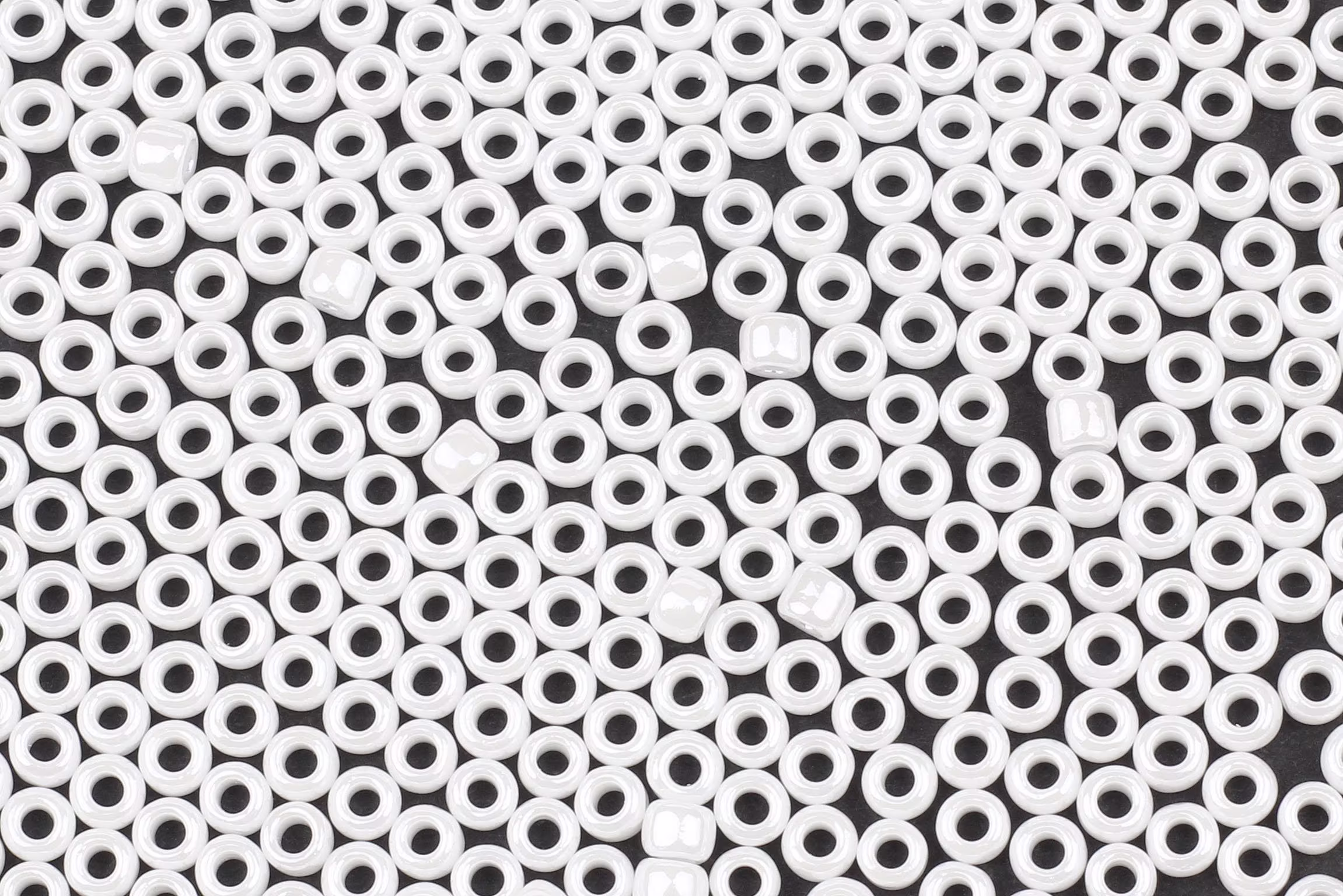 Iridescent White Seed Beads, Size 8/0 10G Tiny Beads For Jewellery Making, Embroidery & Bead Weaving