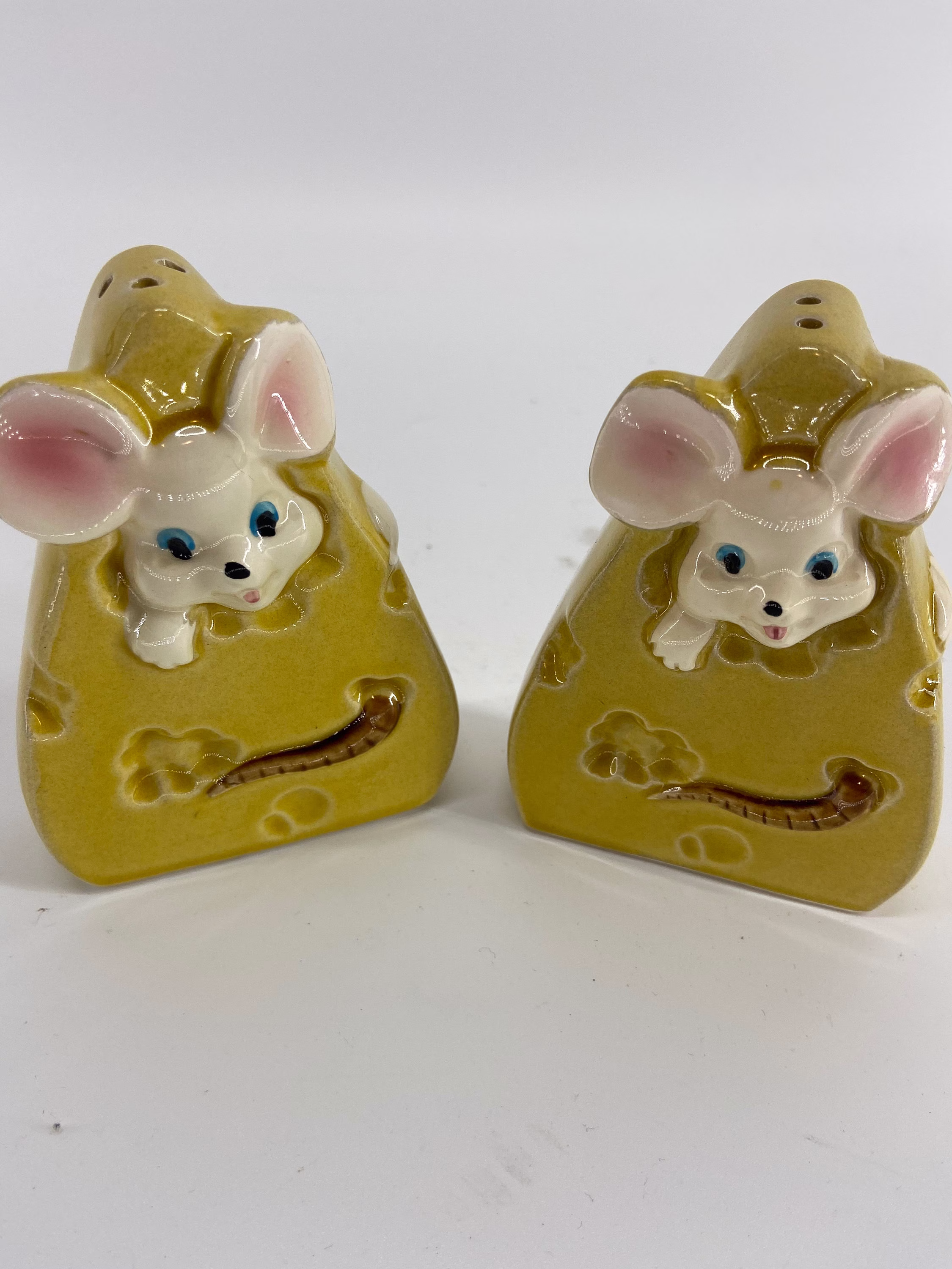 Mice & Cheese Wedge Salt Pepper Shakers New