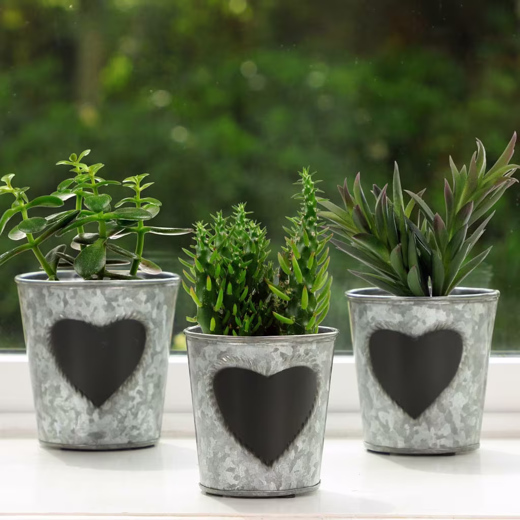Set Of 3 Galvanised Kitchen Windowsill Herb Pots Vintage Style Love Heart Chalkboard Home Cooking Planter Gift