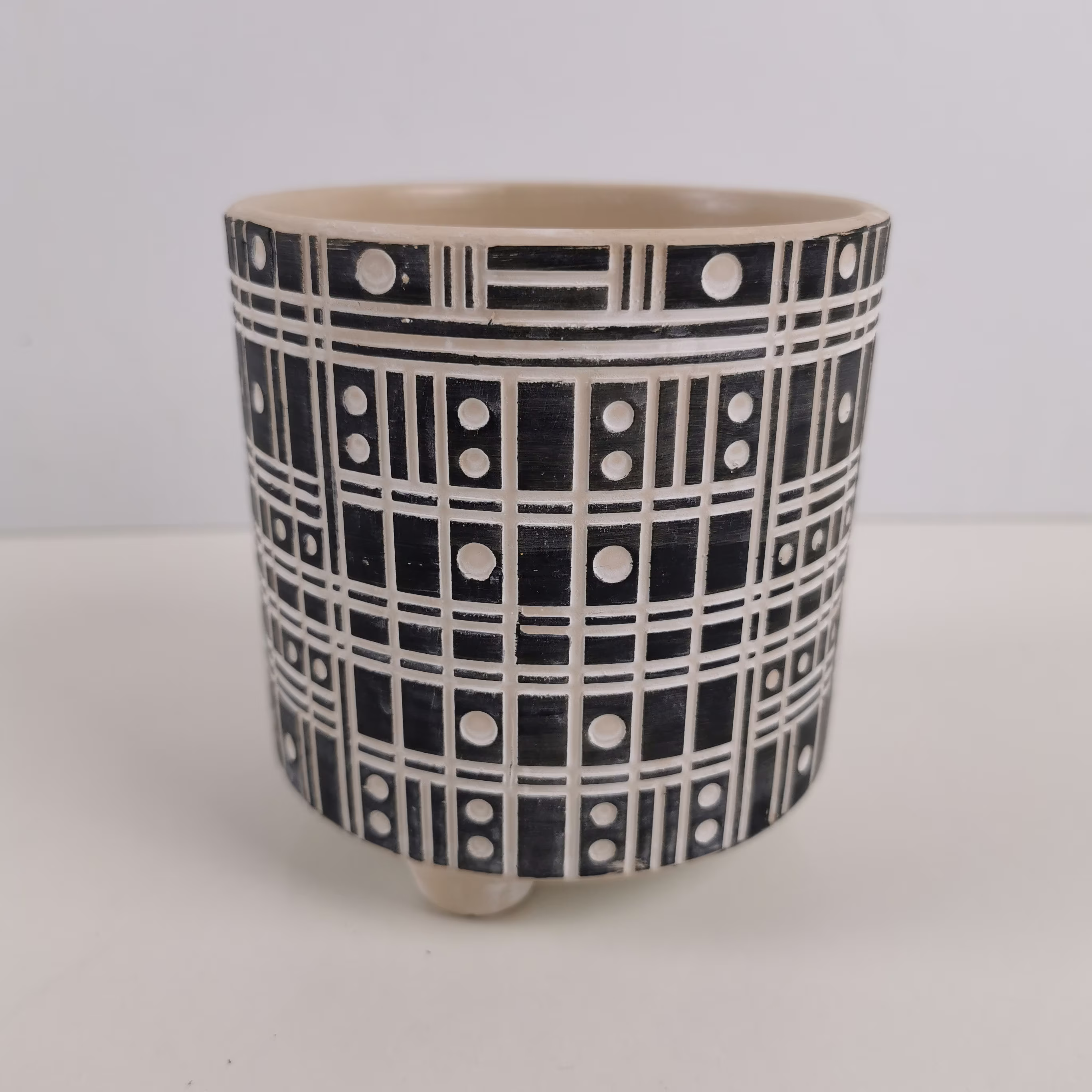 Black & White Deco Footed Planter/Plant Pot
