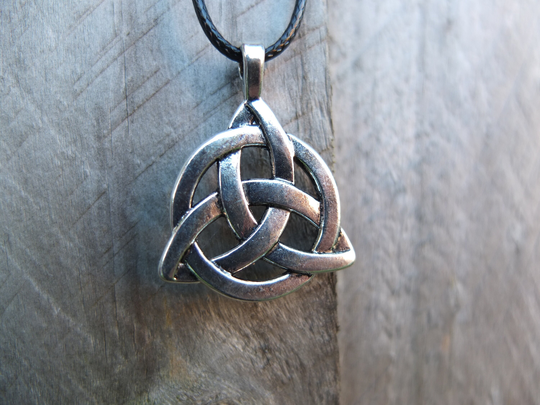 Triquetra Necklace/Celtic Witchy Protection Triple Goddess