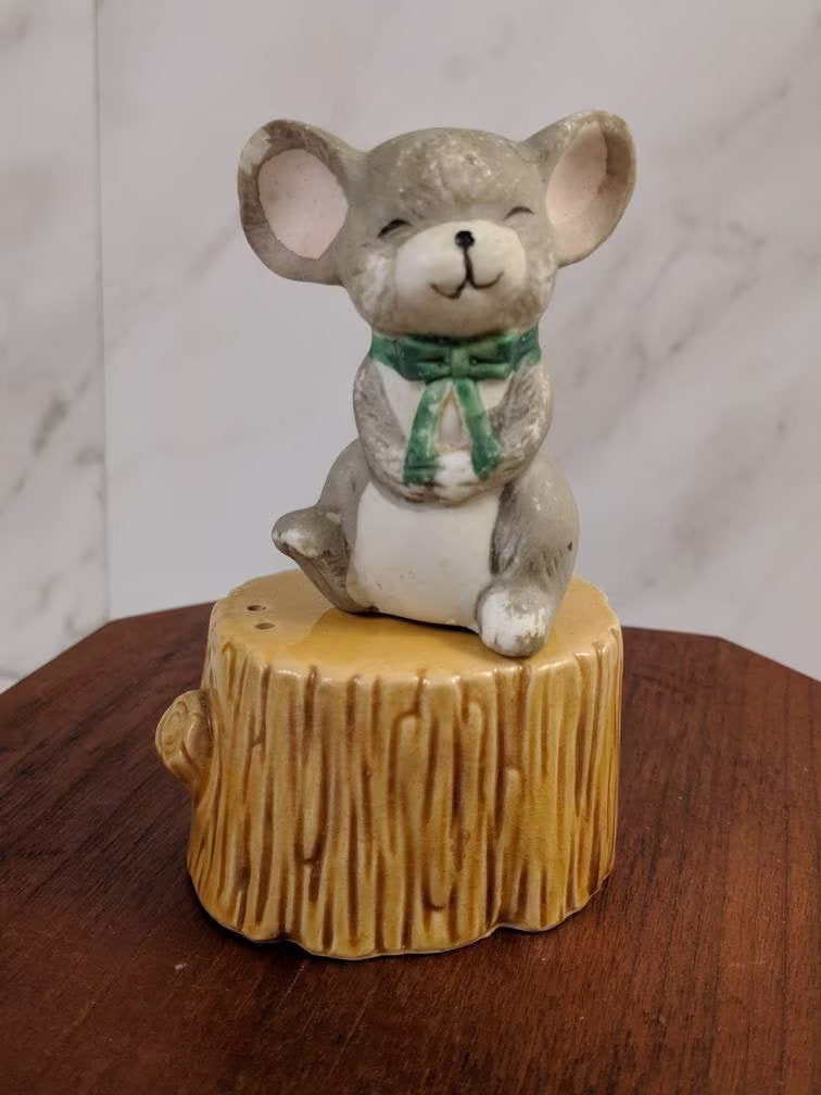 Vintage Kitsch Mouse & Lefton Stump Made in Japan Salt Pepper Shakers Collectable Knick Knack