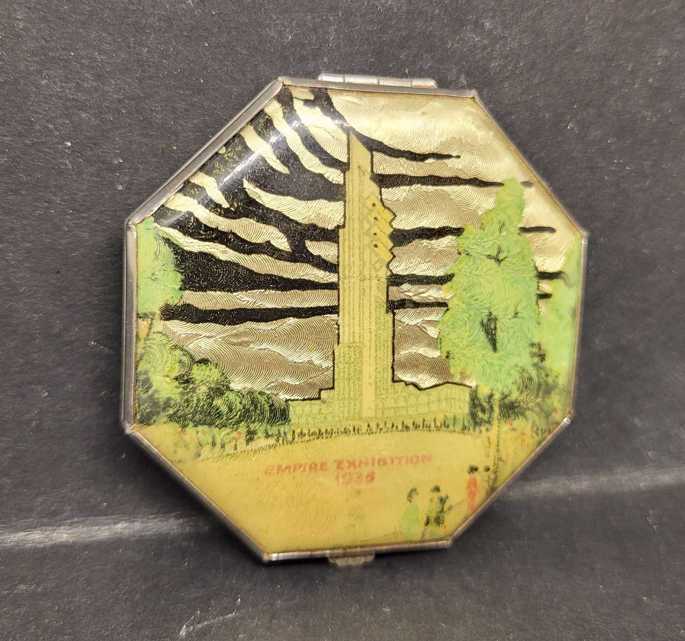 Gwenda Powder Compact Empire Exhibition 1938 Foil Octagonal Festival Tower