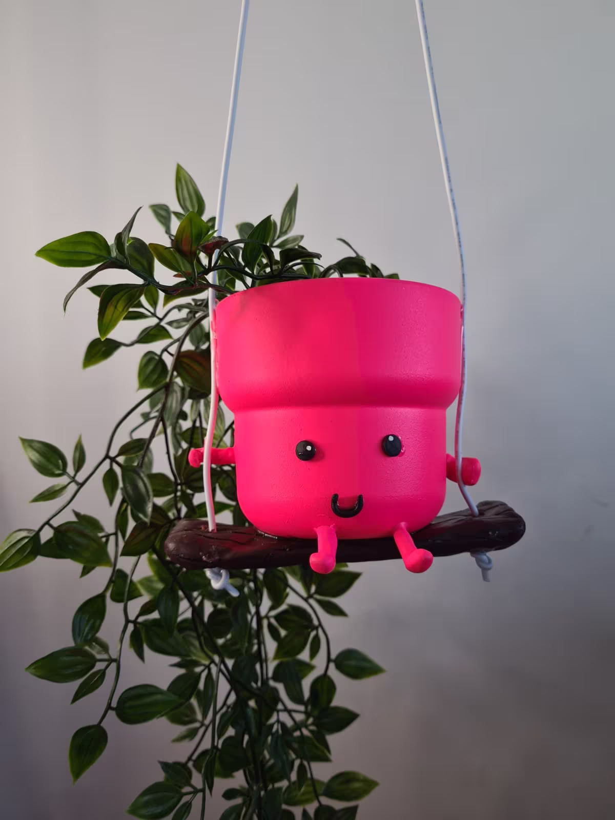 Cute Plain Colour Character Hanging Planters Indoor Or Outdoor Plant Pots in 9 cm 12 Sizes