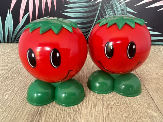 Novelty Tomato Shaped Salt & Pepper Set - Vintage Plastic Cruet Shaker Pot