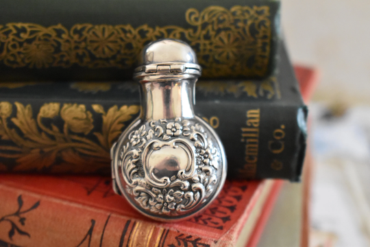 Silver Scent Bottle - Exquisite Victorian Hallmarked Gilt Repoussé Carrying Case With Original Smelling Salts Birmingham 1900