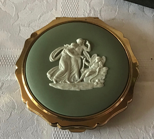 Vintage Stratton Wedgewood Powder Compact, Queens Convertible, Sage Green