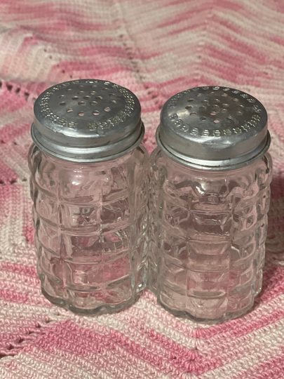 Vintage Salt & Pepper Shakers, Sold As Set Of 2, Anchor Hocking Glass With Aluminum Lid, Preowned