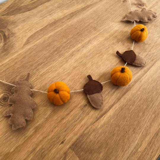 The Acorn Garland | Seasonal Decoration Wall Hanging Home Decor