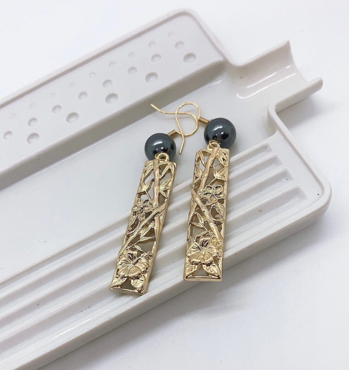 Hawaiian Bamboo Plumeria Hibiscus Bar Hamilton Gold Earring With Shell Pearls