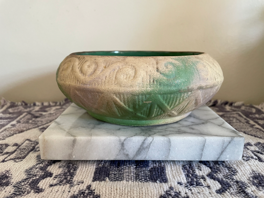 Tan & Green Weller Arts & Crafts Bulb Planter