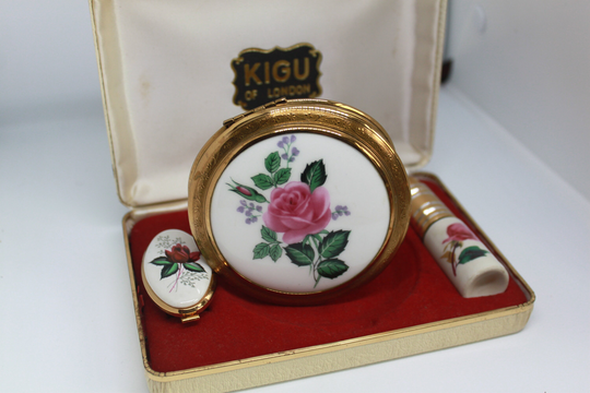English Roses Luxury Vanity Set. Powder Compact, Perfume Atomiser & Lipstick Case. in Original Presentation Box. Kigu Of London