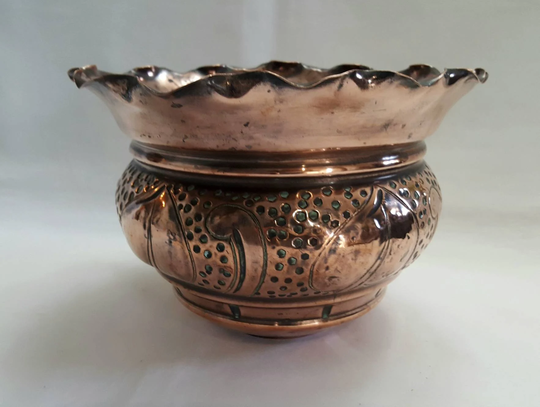 Antique Copper Planter, An Edwardian Art Nouveau Antique Jardiniere With Punched Decoration, Incised Leaf Designs & A Scalloped Rim