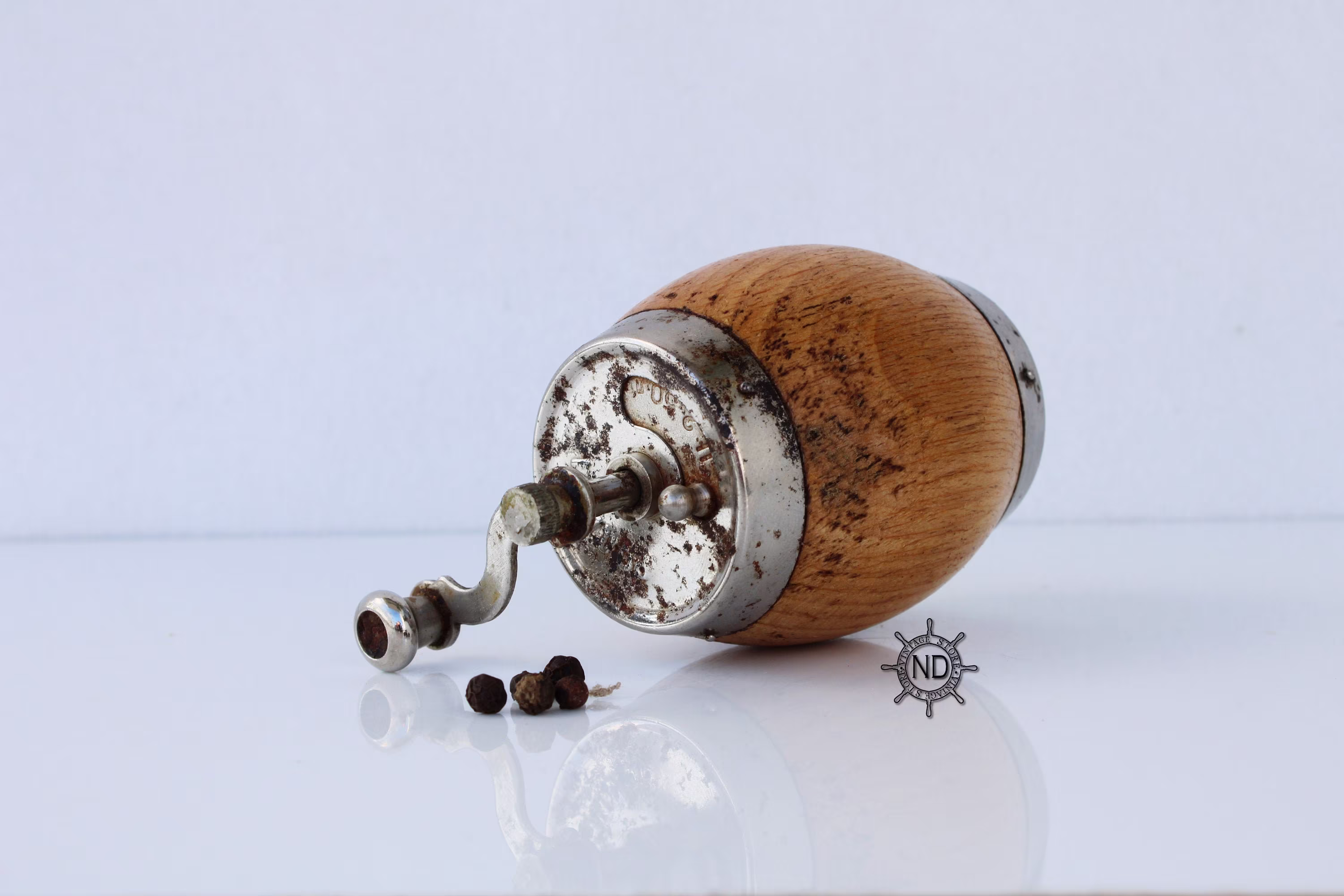 Vintage Pepper Mill/Salt & Shaker Set Old Grinder