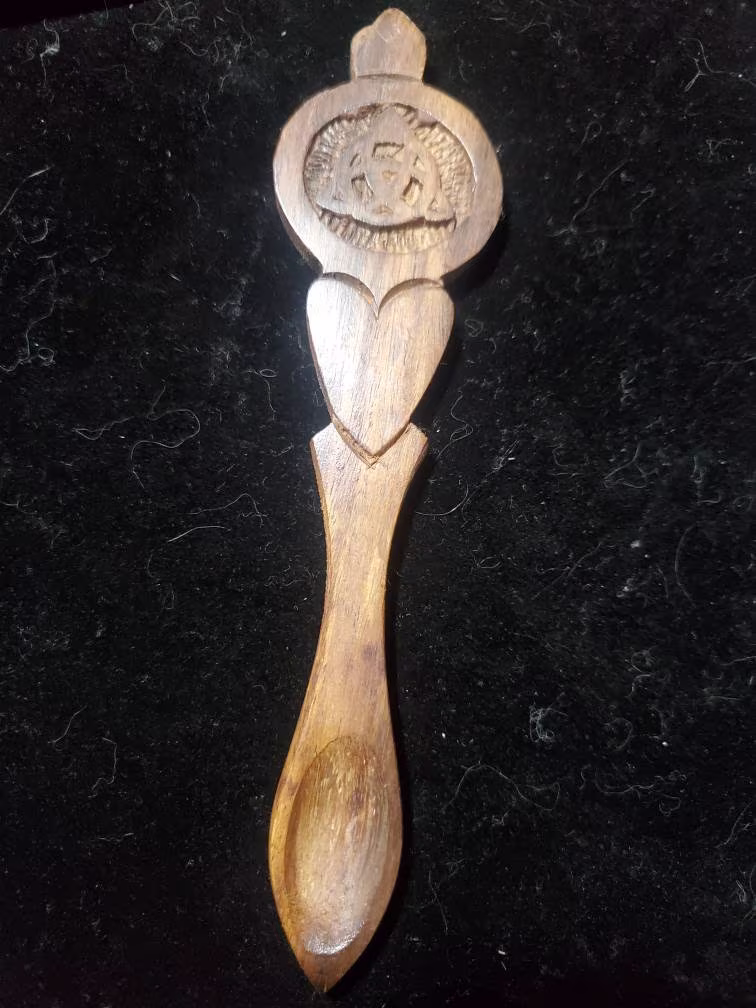 Triquetra Altar Incense Spoon - Hand Carved