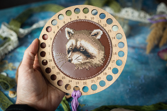 Embroidery Floss Holder With Raccoon Design, Cross-stitch Threads Organizer Diy Kit, Embroidered Wooden Round Keeper