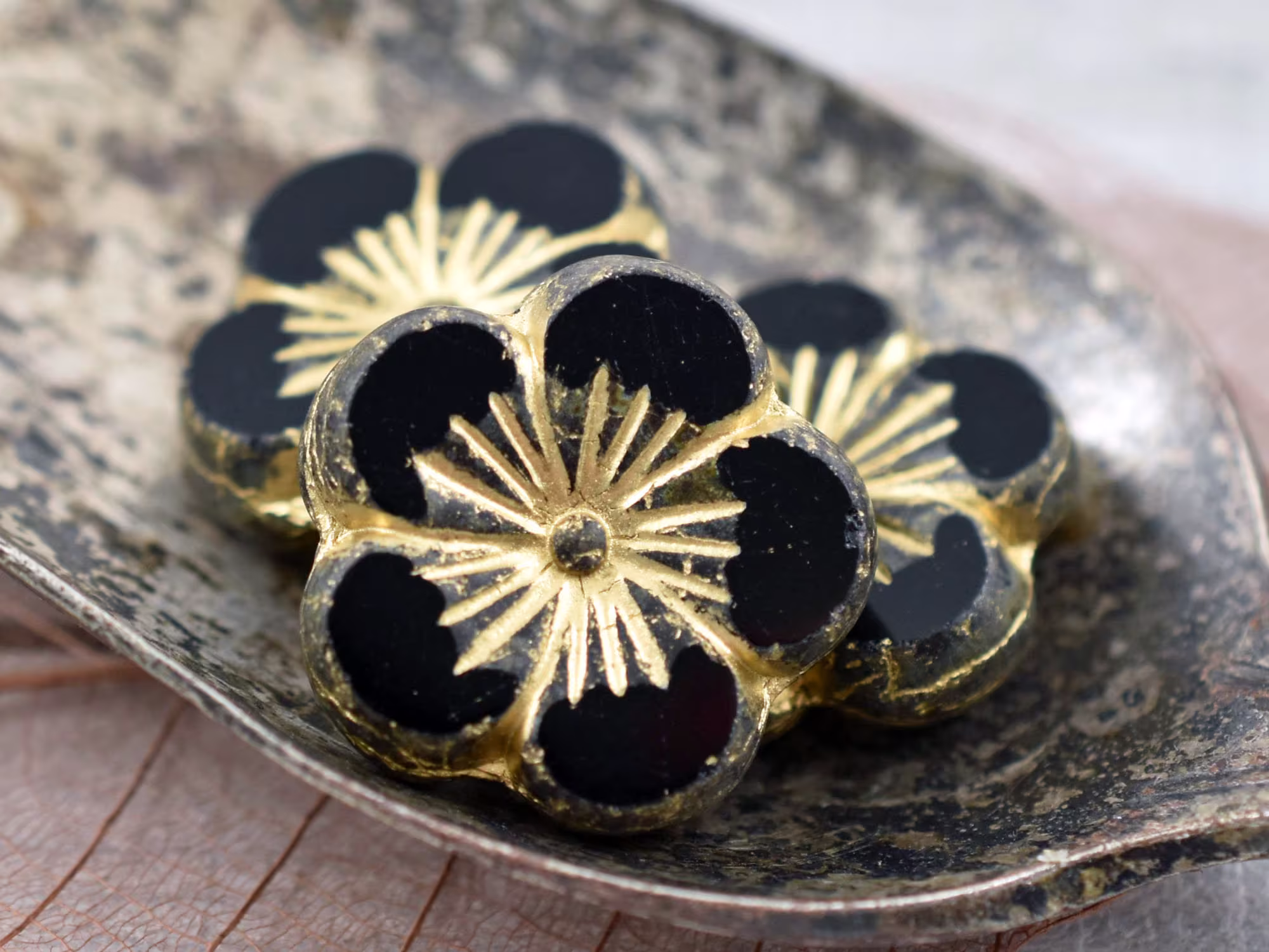 Picasso Beads - Hawaiian Flower Czech Hibiscus Glass Flowers 21mm | 1078