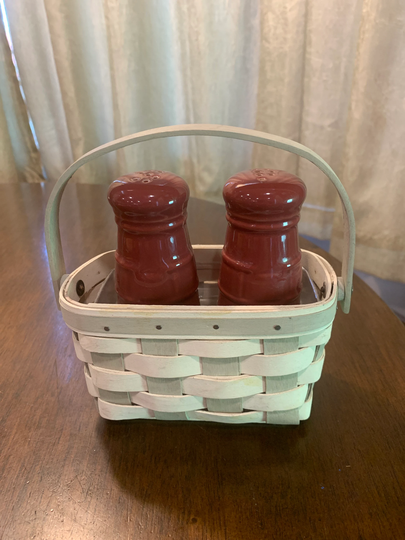 Longaberger Basket Pottery Paprika Red Tall Salt Pepper Shakers, 2 Pc Plastic Protectors & A Gorgeous 2016 Shaker Euc