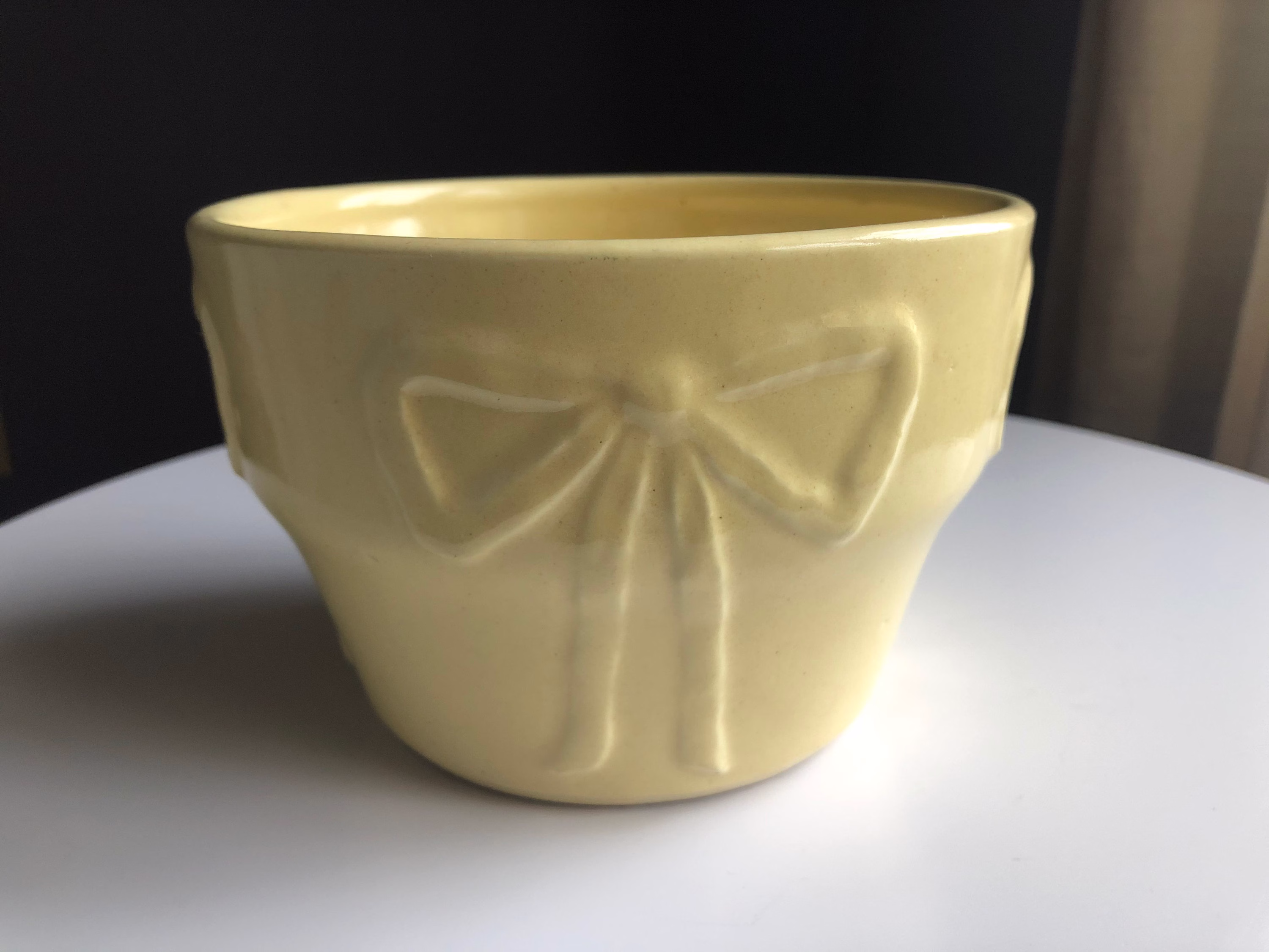 Vintage Rrpco Robinson Ransbottom Pottery Co Planter Yellow Ribbon 287