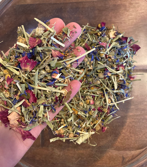 Organic Rabbit Anxiety & Stress Forage Mix Calming Blend, Hay Topper, Enrichment