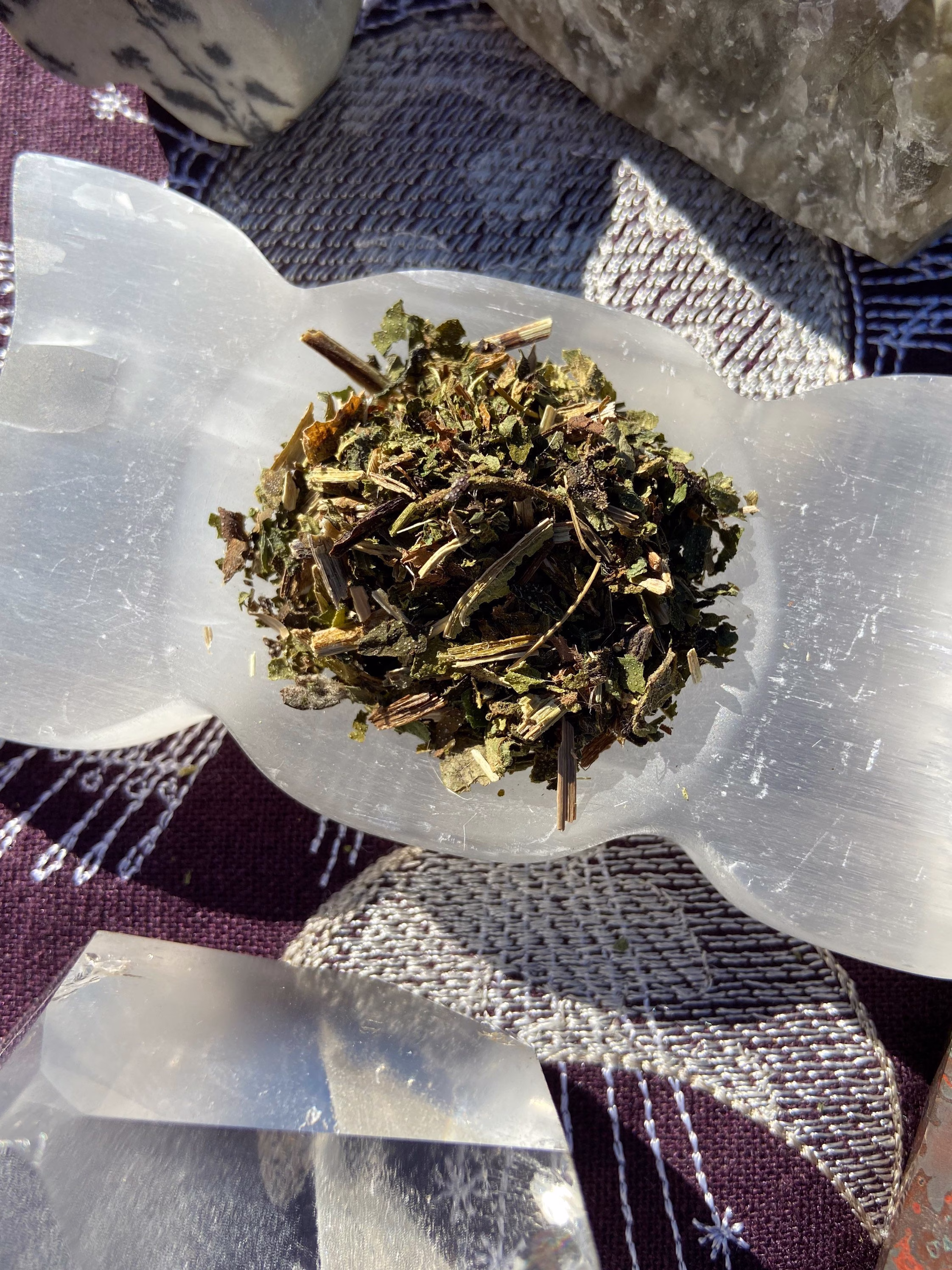 Comfrey Leaf, Dried Herbs, Money, Safe Travels, Stability, Endurance, Real Estate & Property, All Natural, Pagan, Witchcraft