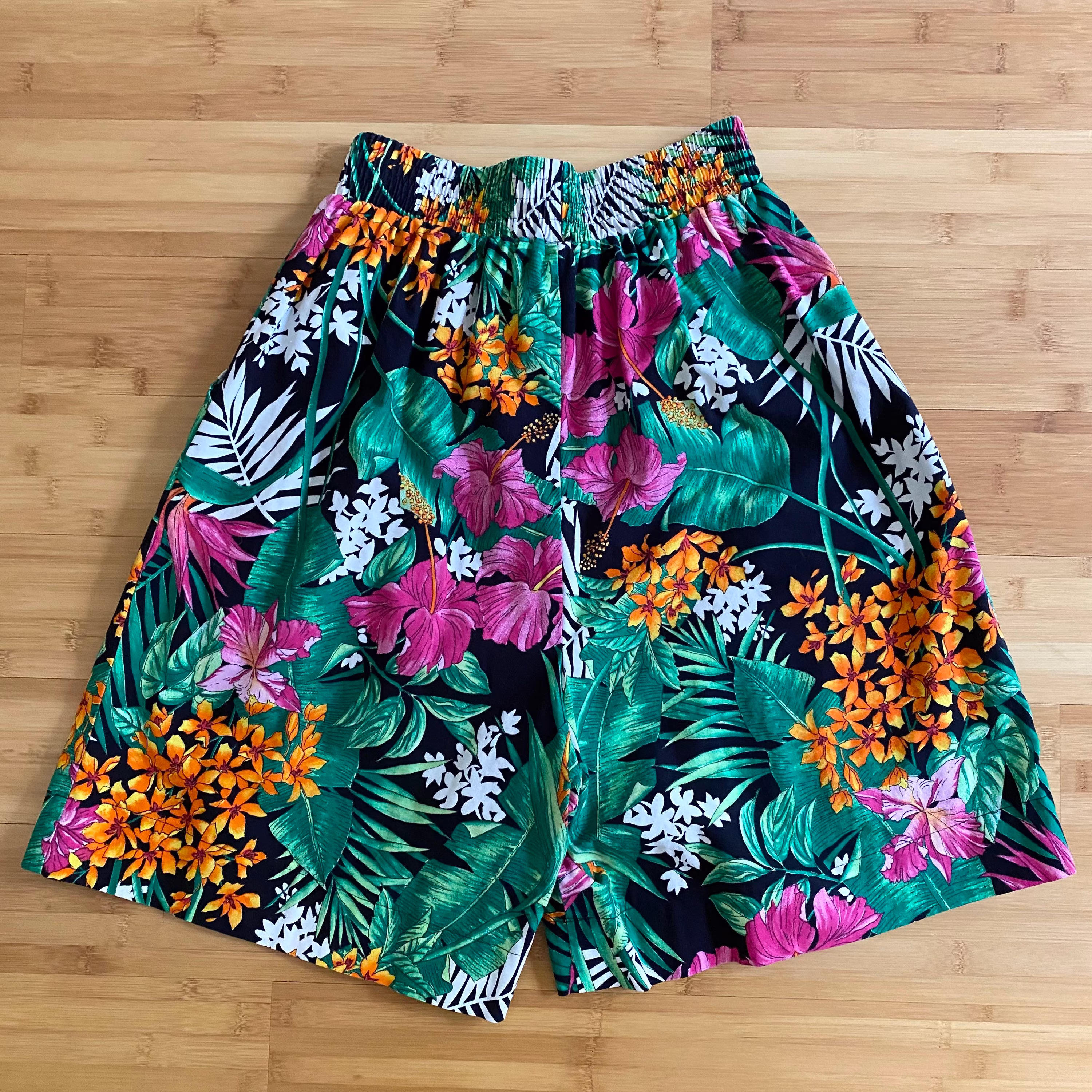 80S Vintage David Wayne Black & Pink Hawaiian Print Elastic Waist High Rise Shorts, Size Xs To Small